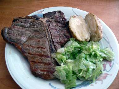 Steak, patate, salade