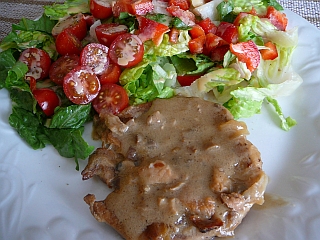 ctelettes de porc et salade