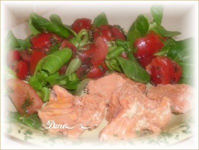 ~ Du saumon avec une salade de tomates ~