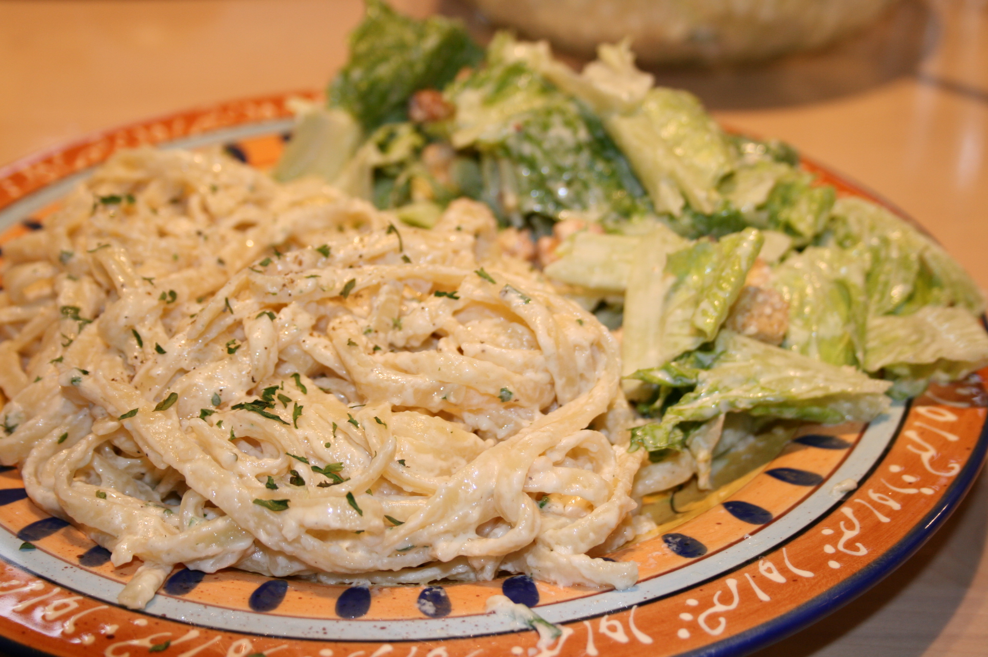 Fettuccini Alfredo Et Salade Cesar