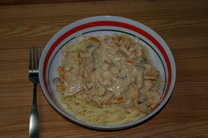 Spaghettinis Aux Crevettes Et Poulet, Sauce Crmeuse De Lgumes