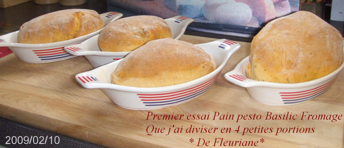 Mini Pains Aux Tomates/pesto/basilic/fromage