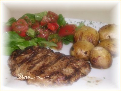 ~  Des ctelettes de porc marins et des champignons cuit sur le BBQ ... Mmmm ! ~