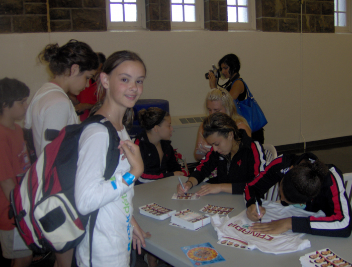 Signature D''autographes, Roseline Filion, Megan Benfeito, Jennifer Abel