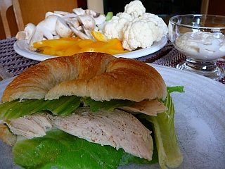 Croissant Au Poulet Et Trempette