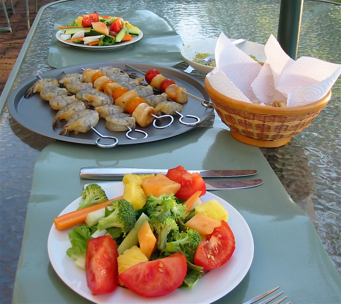 Crudits Et Brochettes De Crevettes En Terrasse